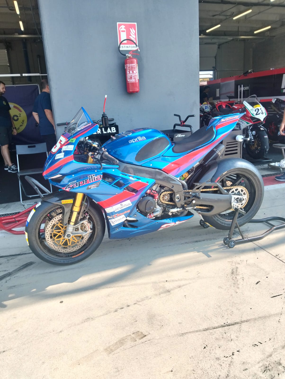 La moto sul cavalletto