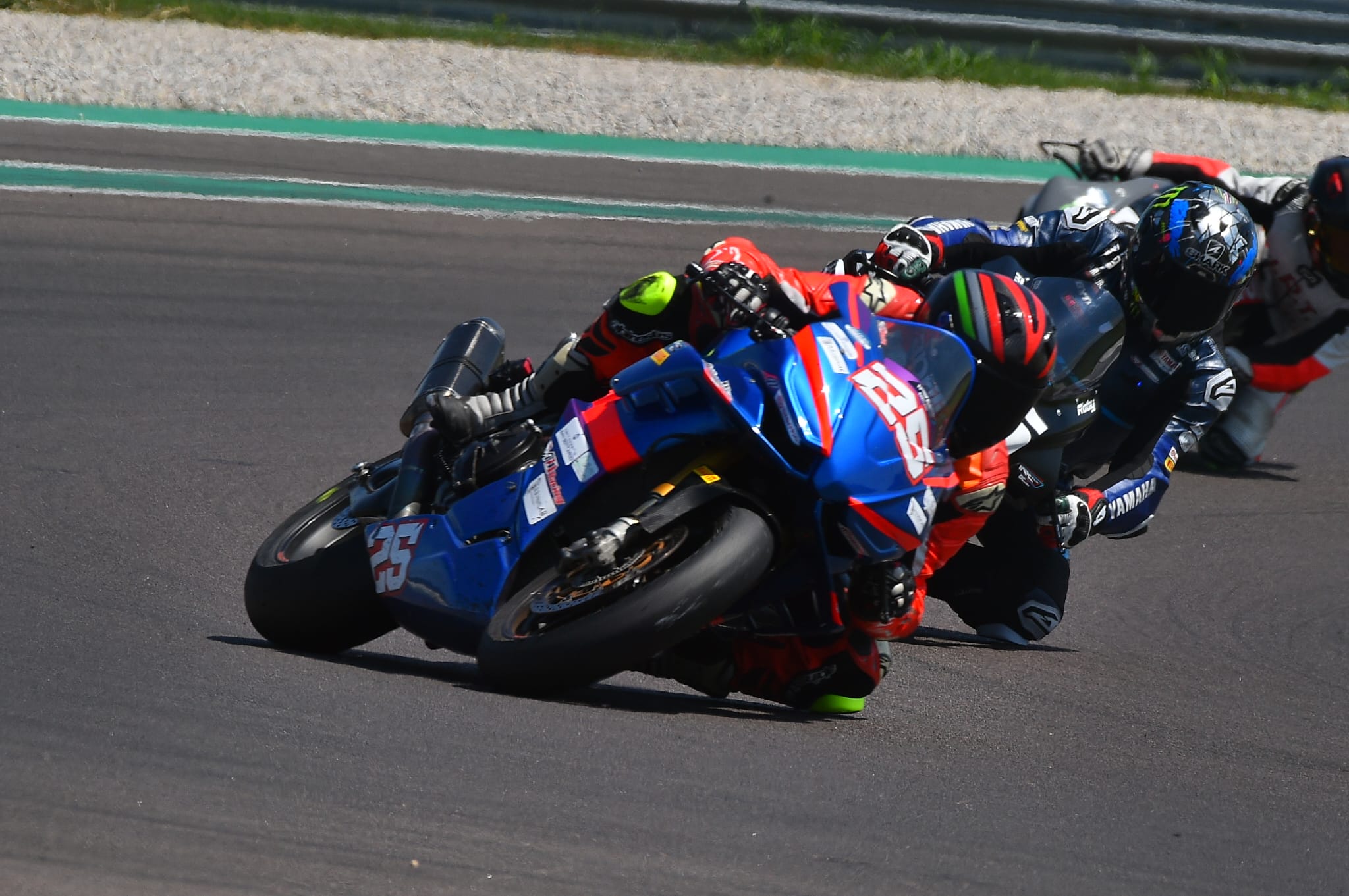 Duello in curva